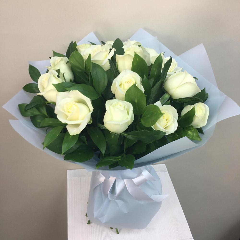 Букет 15 Белых роз Проуд в Курьяново