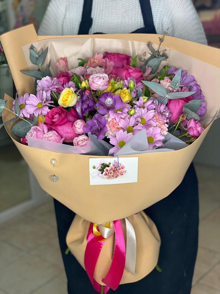 Букет цветов из: Хризантемы, Гвоздики и Альстромерии в Курьяново