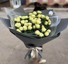 Букет Белые кустовые розы Солинеро в Курьяново