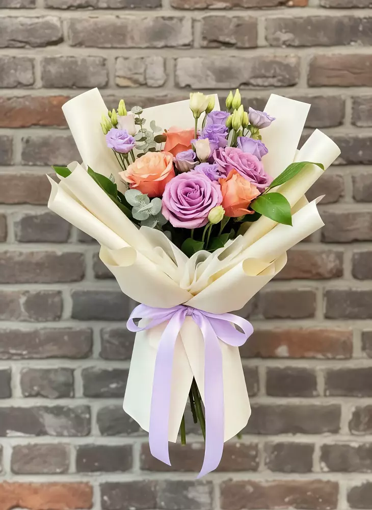 Букет цветов из: Лизиантусы и Розы в Курьяново