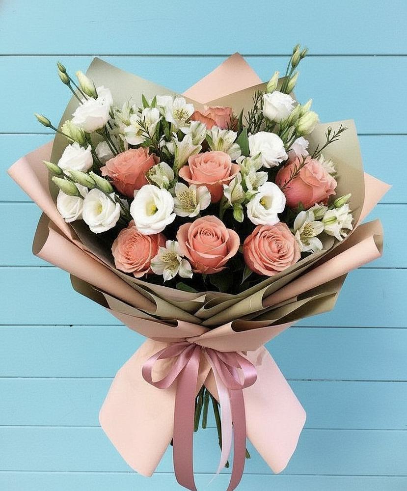 Букет цветов из: Розы, Альстромерии и Лизиантусы в Курьяново