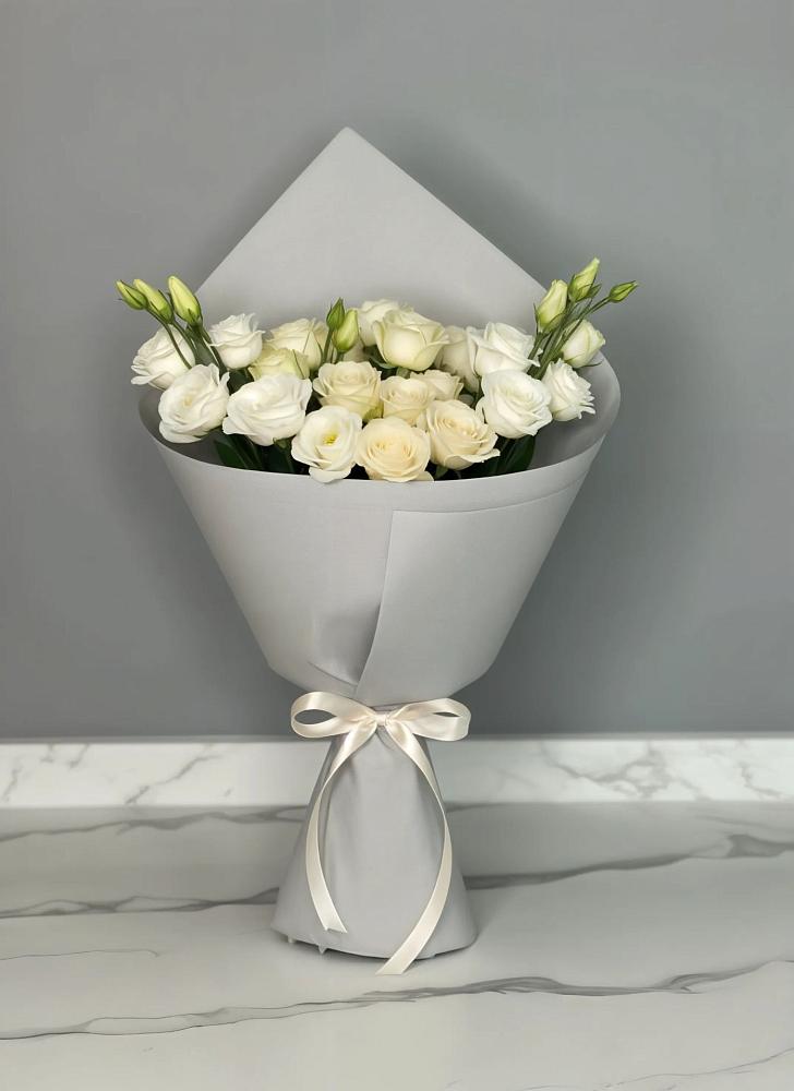 Букет цветов из: Розы и Лизиантусы в Курьяново