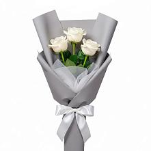 Букет 3 белые розы в Курьяново