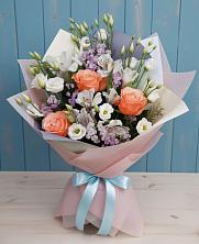 Букет цветов из:  Лизиантусы, Розы, Альстромерии и Гипсофила в Курьяново