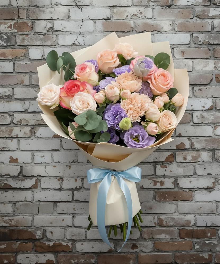 Букет цветов из: Розы, Лизиантусы и Гвоздики в Курьяново