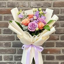 Букет цветов из:  Лизиантусы и Розы в Курьяново