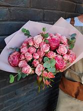 Букет розы в пальмах в Курьяново Букет цветов из: Розы в Курьяново