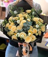 Букет птица счастья в Курьяново Букет цветов из: Розы и Лизиантусы в Курьяново