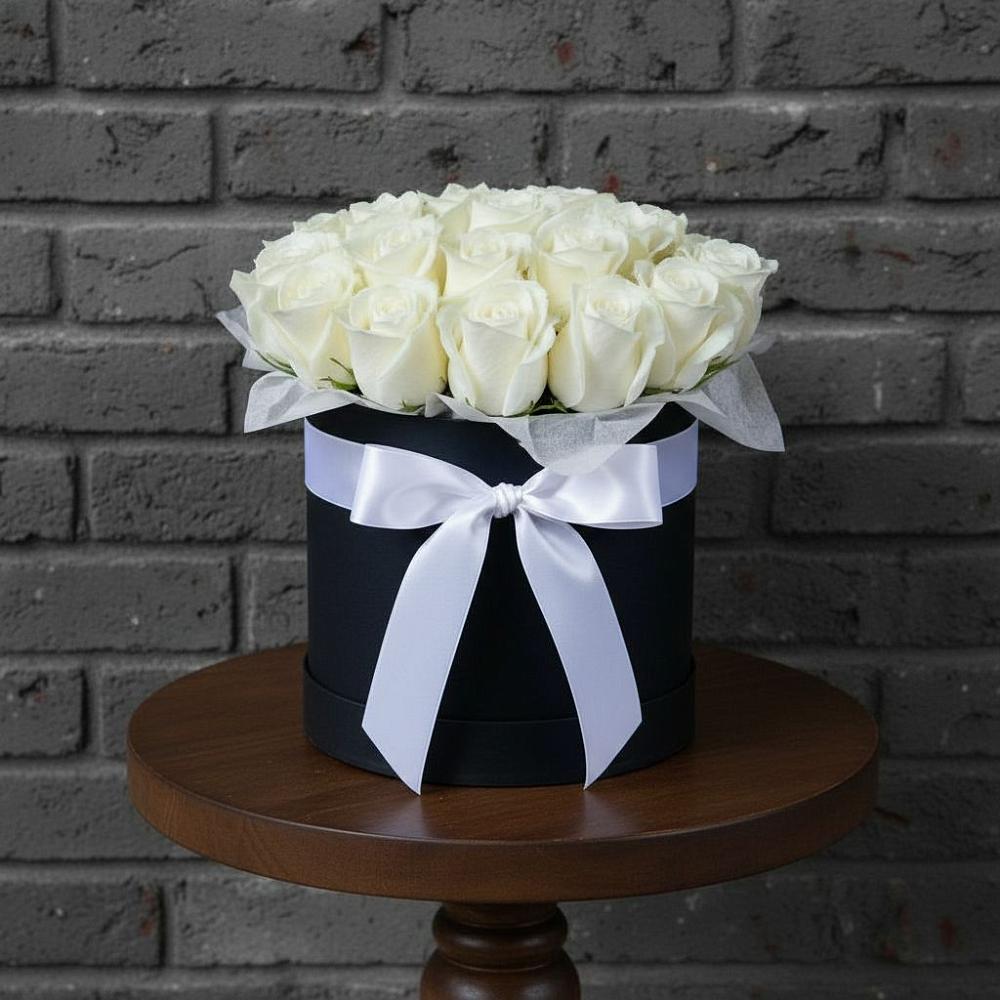 Цветочная композиция из Розы в шляпной коробке в Курьяново