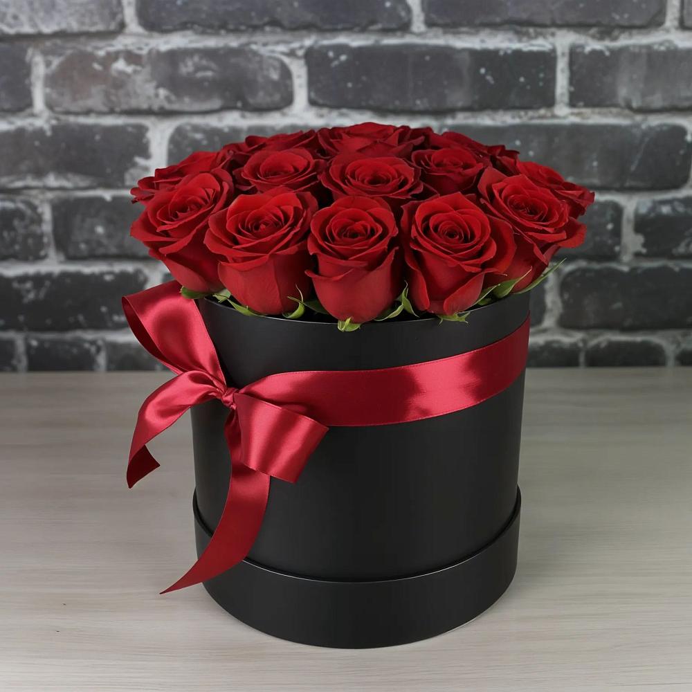 Цветочная композиция из Розы в шляпной коробке в Курьяново